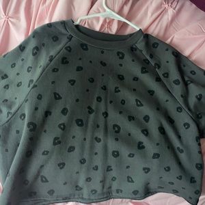 Crop Cheetah Long Sleep Top